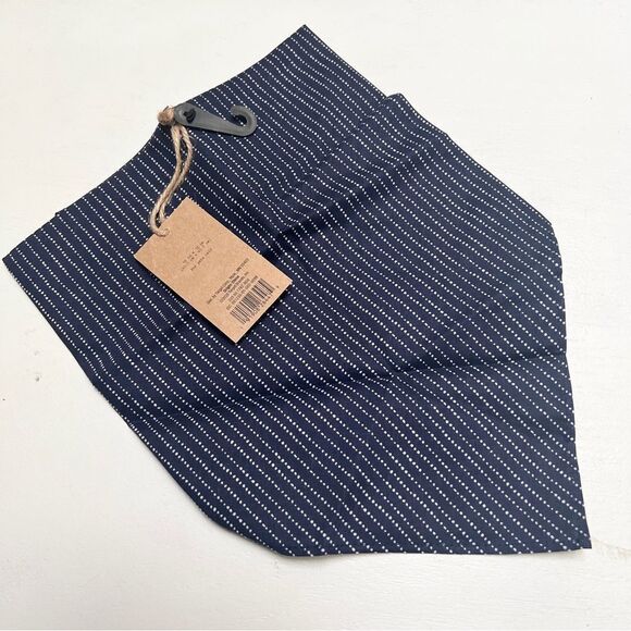 Levis x Target 18” x 18” Dog Bandana Navy Blue - Picture 2 of 4